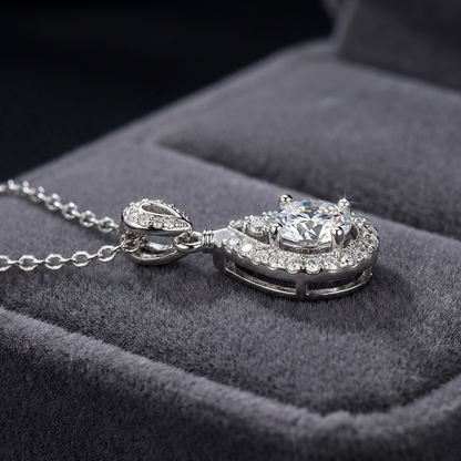 The Éclat Teardrop Necklace